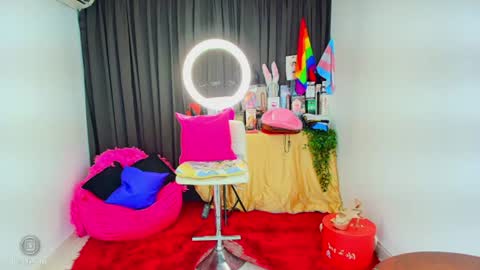   IG belladanielab online show from August 5, 8:17 pm