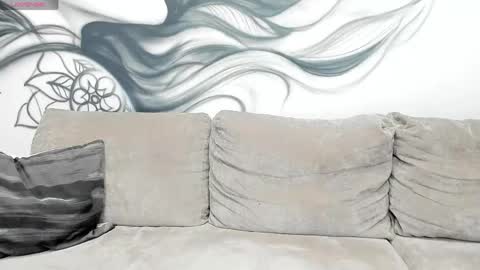 Eva  online show from April 29, 5:23 am