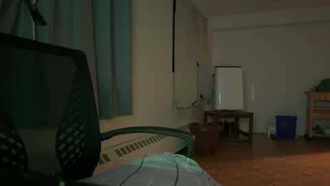 Snapshot of n1_ca chatting on October 28, 10:05 am n1_ca online show from October 28, 10:05 am