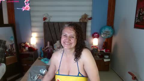 nadia_84 online show from June 18, 11:37 am