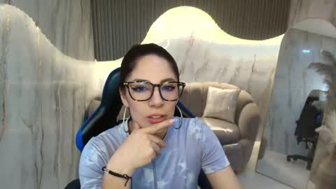 Nadia  online show from July 18, 8:33 pm