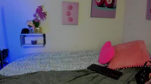 Naenia online show from March 6, 4:00 am