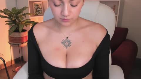 Nahia INDEPENDENT MODEL P online show from February 13, 12:14 am