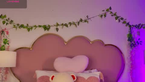 NahiaraReina  online show from July 30, 1:45 pm