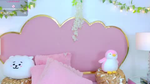 NahiaraReina  online show from October 17, 4:55 pm