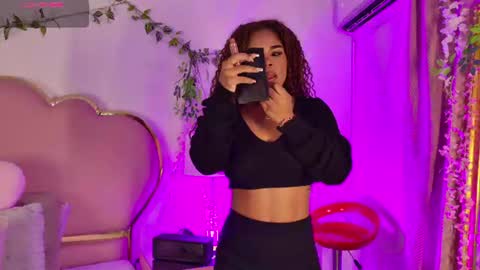 NahiaraReina  online show from June 23, 1:39 pm
