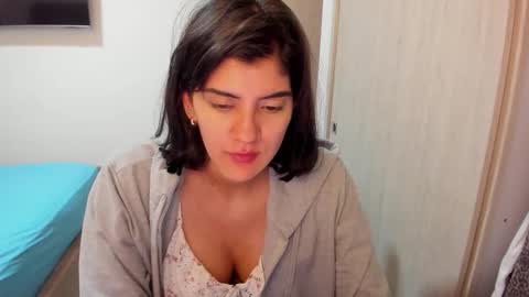 independent model online show from January 19, 3:38 am