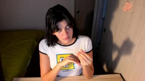 independent model online show from April 27, 3:15 am