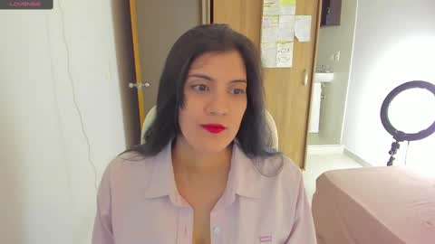 independent model online show from February 12, 1:19 am