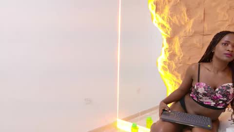 Nahomi online show from February 24, 2:31 pm