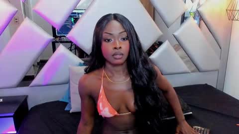 Nahomi  online show from February 24, 12:09 am