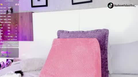 Nahomii online show from June 20, 9:43 pm