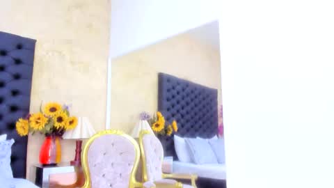 Snapshot of nahomiwhitel_ chatting on October 22, 6:09 pm Nahomi online show from October 22, 6:09 pm