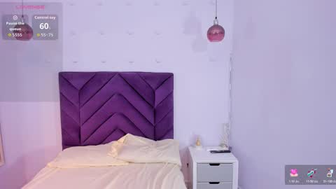 nahomycarterr online show from November 6, 8:01 pm