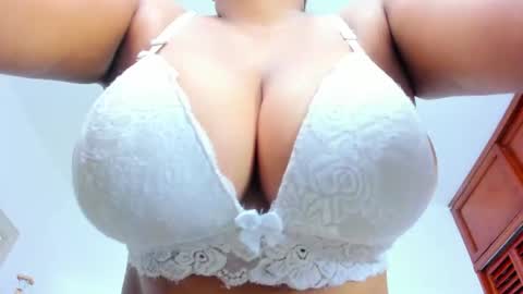 Nahomy online show from July 20, 8:21 pm
