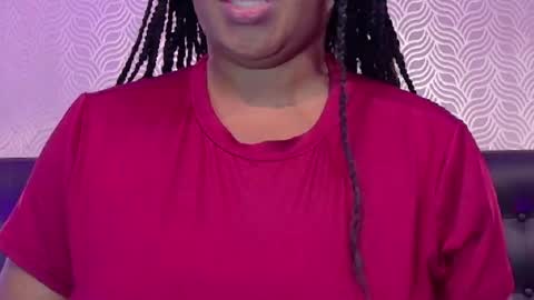 naiaramasson_ online show from July 16, 12:30 pm