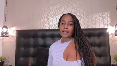 naiaramasson_ online show from July 7, 11:58 am