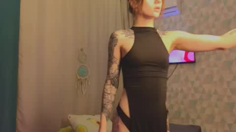 Snapshot of nailygirl_2005 chatting on October 26, 10:38 am GIVE ME A THUMBS UP online show from October 26, 10:38 am