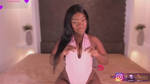 naina deivis33 online show from July 16, 3:43 am