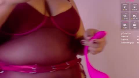 nairagold_ online show from June 16, 2:26 am