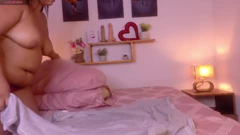 nairagold_ online show from July 5, 3:53 am