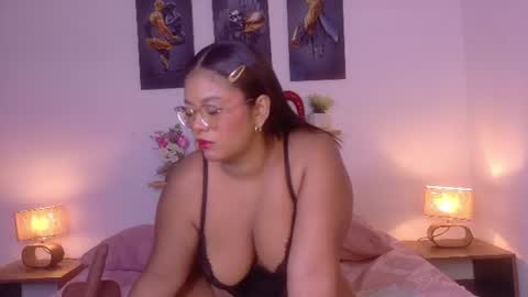 nairagold_ online show from July 16, 12:36 am