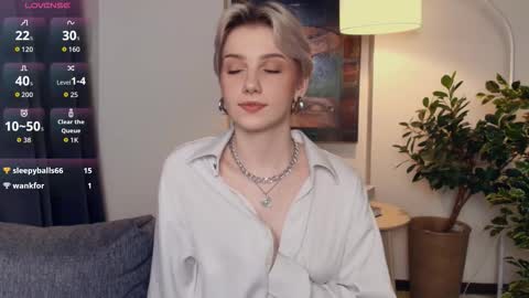 Kate online show from December 4, 12:38 pm