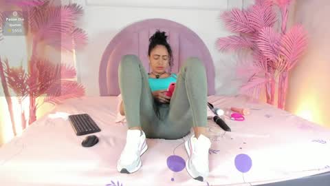 nalapalmer online show from April 4, 8:05 pm