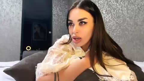 Lady online show from May 3, 7:31 pm