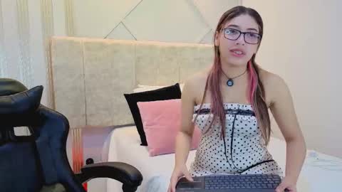 nami_sweet_ online show from February 11, 11:36 am