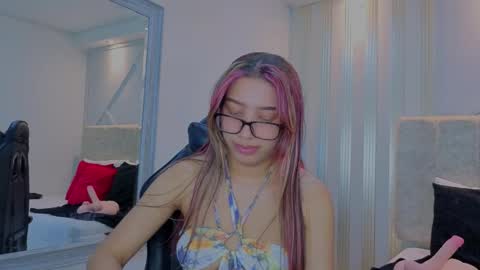 Snapshot of nami_sweet_ chatting on October 10, 10:43 am nami_sweet_ online show from October 10, 10:43 am