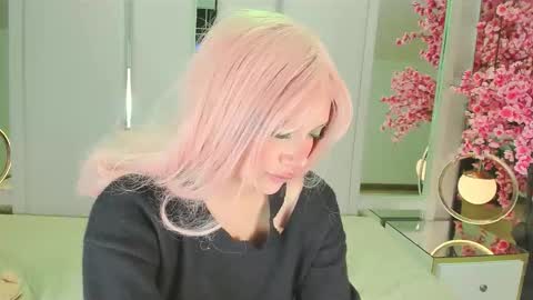     online show from March 17, 3:50 pm