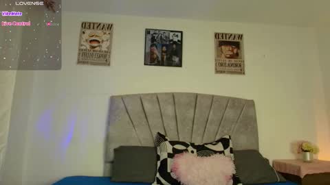 NamiThompson online show from January 8, 11:32 pm