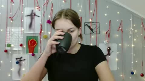 Nana online show from November 21, 9:40 am