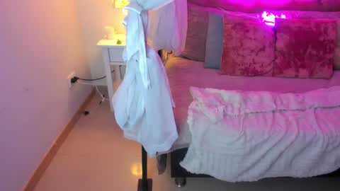 nana_nyx online show from May 12, 1:58 am