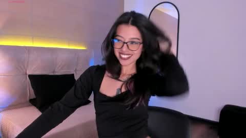 Nana  online show from January 12, 7:43 pm