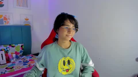 Snapshot of nanami_owo chatting on September 18, 2:37 am nanami_owo online show from September 18, 2:37 am