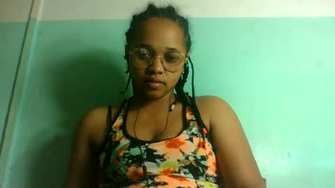nandrianina416143 online show from July 1, 1:31 pm