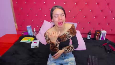nanis james15 online show from April 29, 3:22 am
