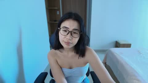Naomi online show from March 23, 3:00 am