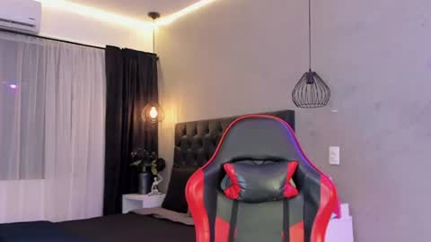 Naomi Blair online show from July 2, 3:15 am