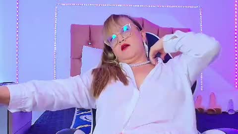 Naomi online show from June 16, 11:58 am