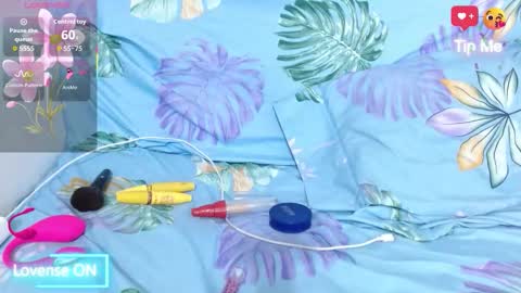 Snapshot of naomi_powel chatting on October 21, 2:54 pm naomi_powel online show from October 21, 2:54 pm