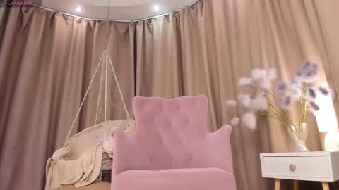 Naomi online show from November 12, 1:30 am