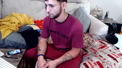 naomi_skiesxo online show from November 17, 3:53 am