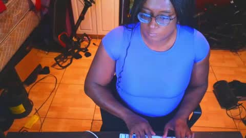 Naomi online show from May 5, 6:52 am