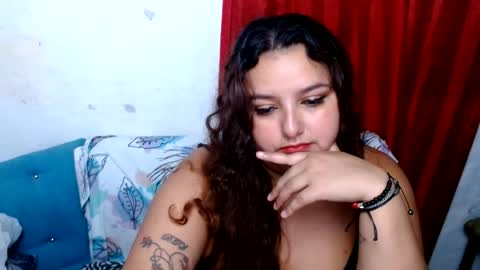 naomiquiin online show from June 20, 6:52 am