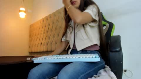 naomis_35 online show from February 26, 8:34 pm