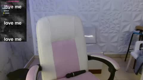 Naomis online show from June 22, 2:02 pm