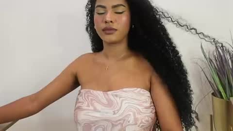 Naomi     online show from July 13, 4:05 am